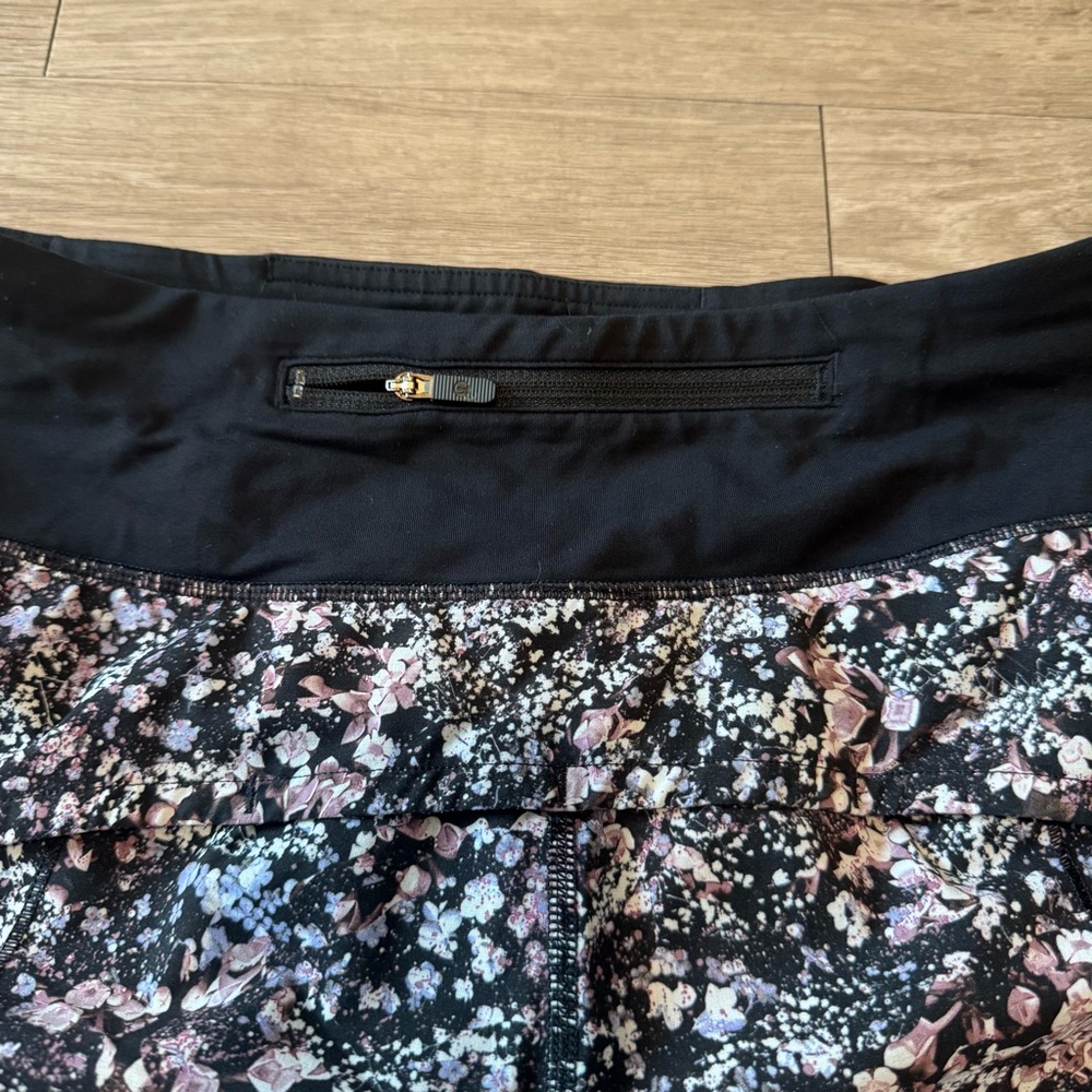 $78 Lululemon Floral Speed Up Shorts - Picture 4 of 6